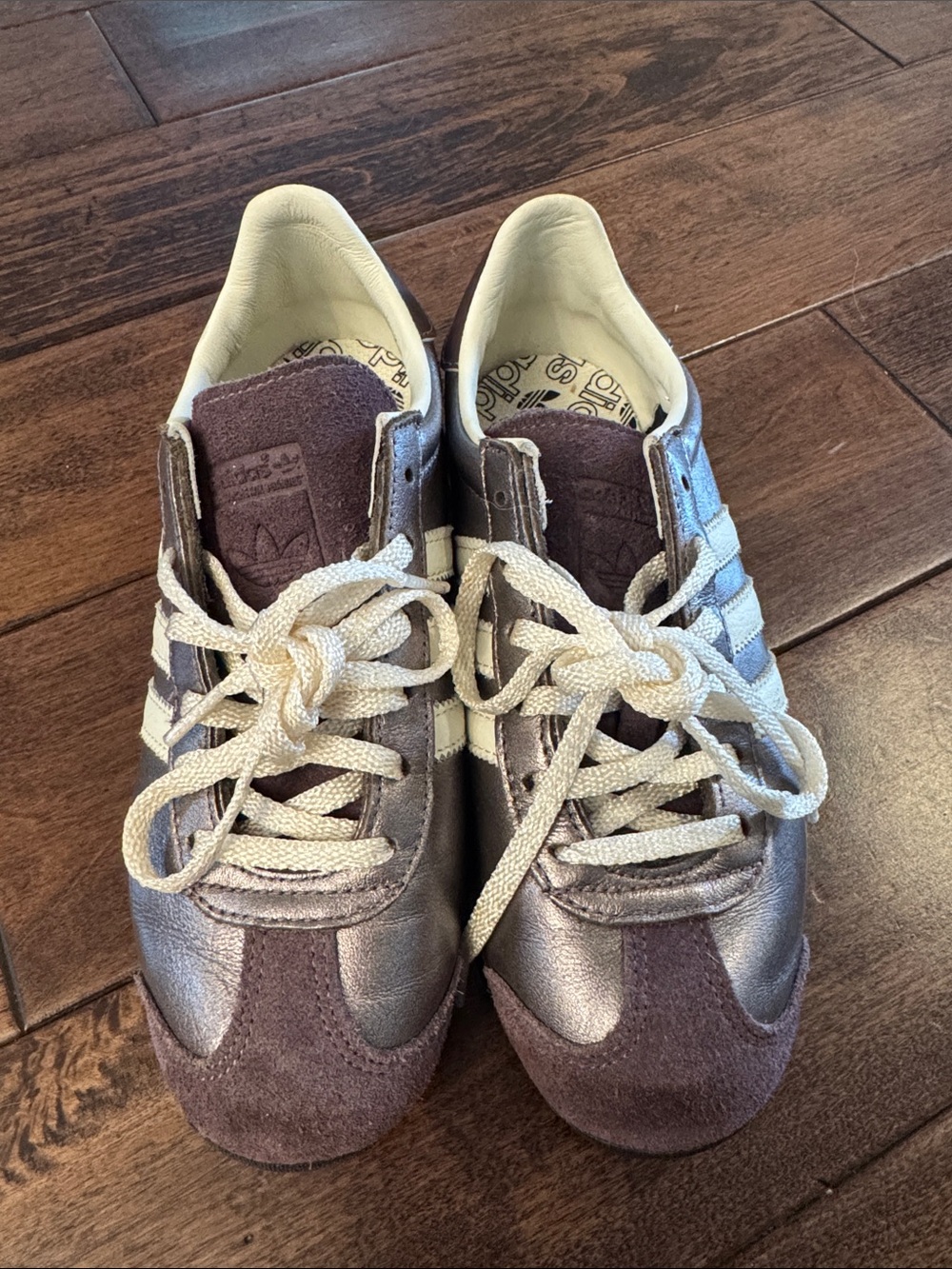 Adidas sneakers sz 36 purple metallic